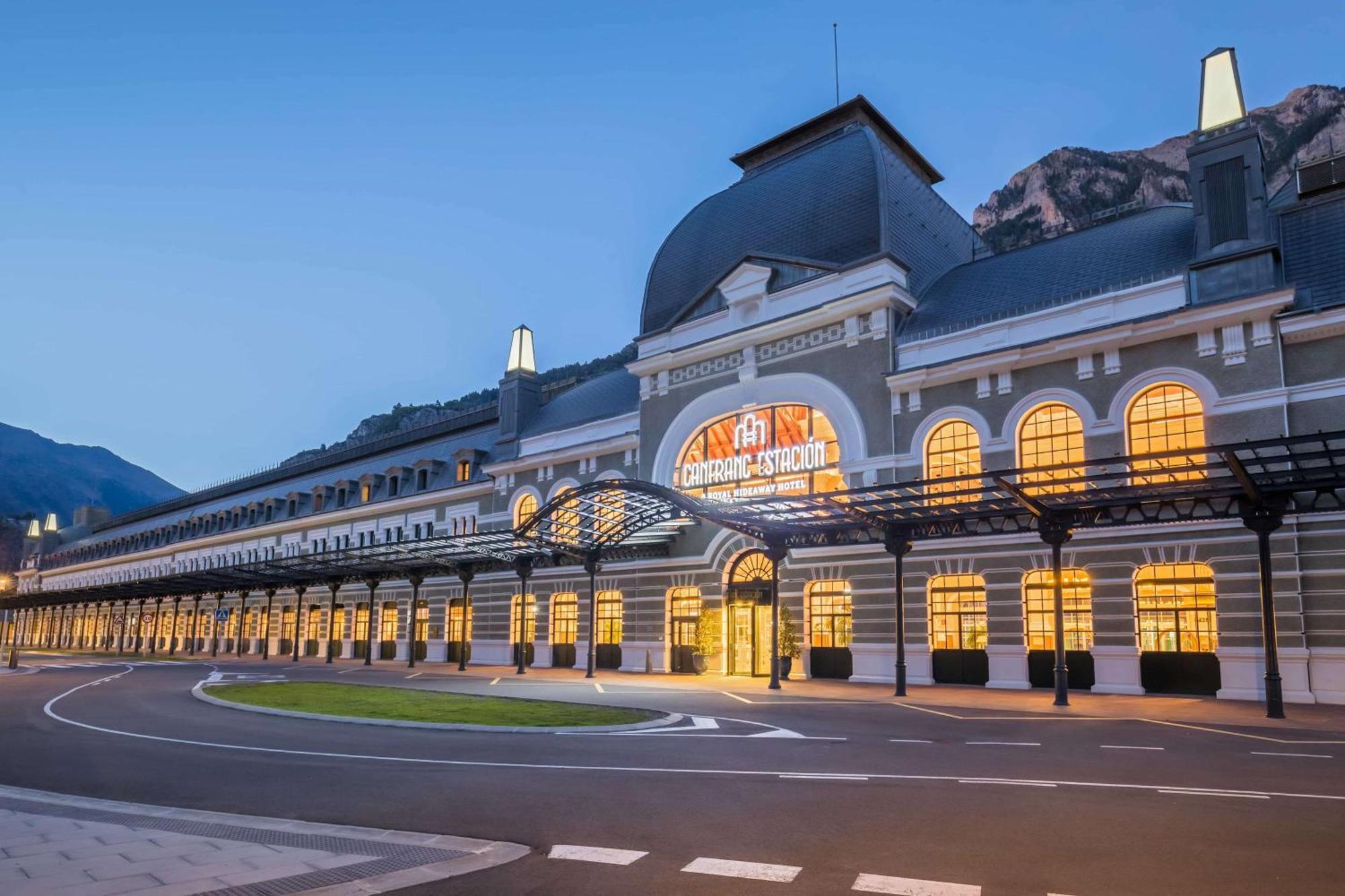 Canfranc Estacion, A Royal Hideaway Hotel - Gran Lujo Luaran gambar